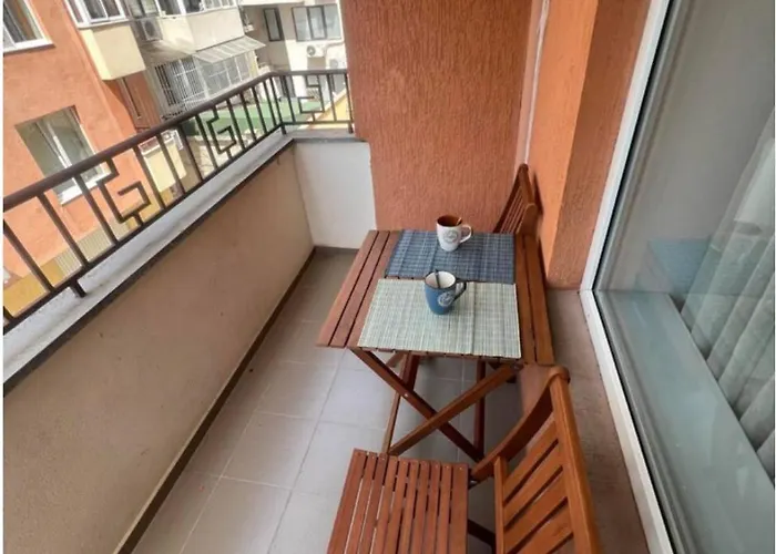 очарователен до морската градина *